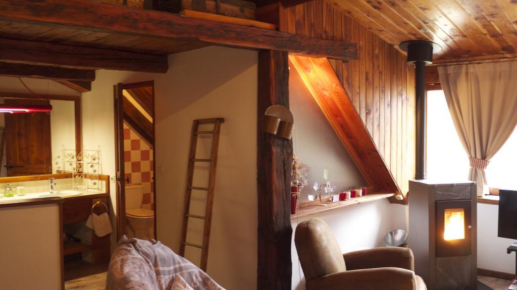 Les Means Bed and Breakfast Meolans-Revel Værelse billede