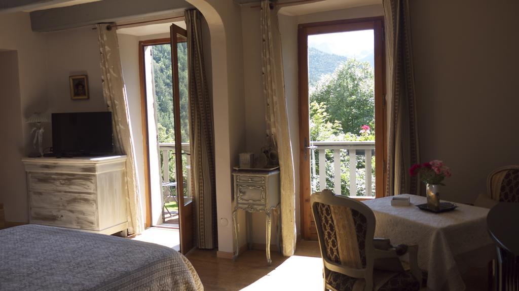 Les Means Bed and Breakfast Meolans-Revel Eksteriør billede