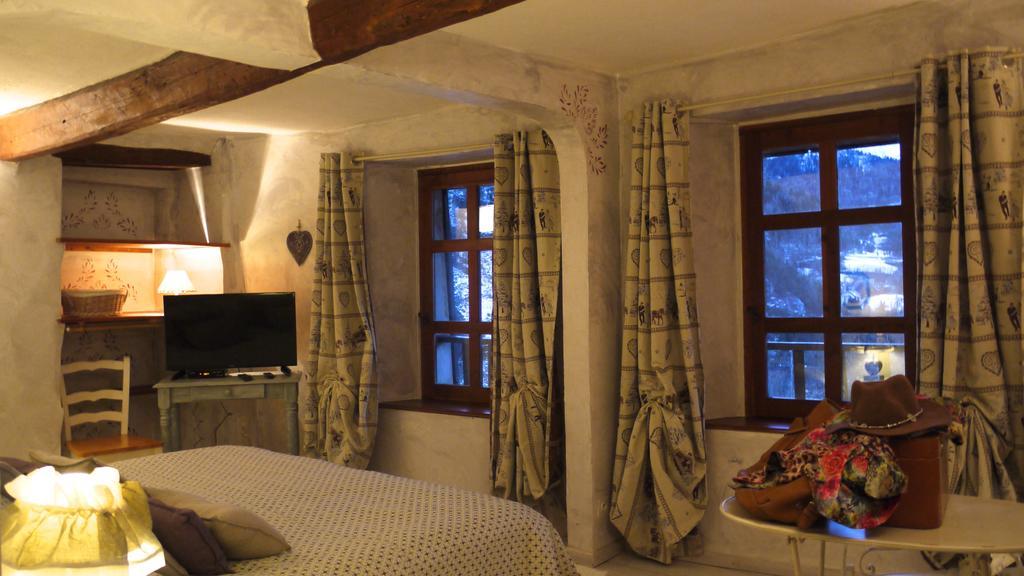 Les Means Bed and Breakfast Meolans-Revel Eksteriør billede