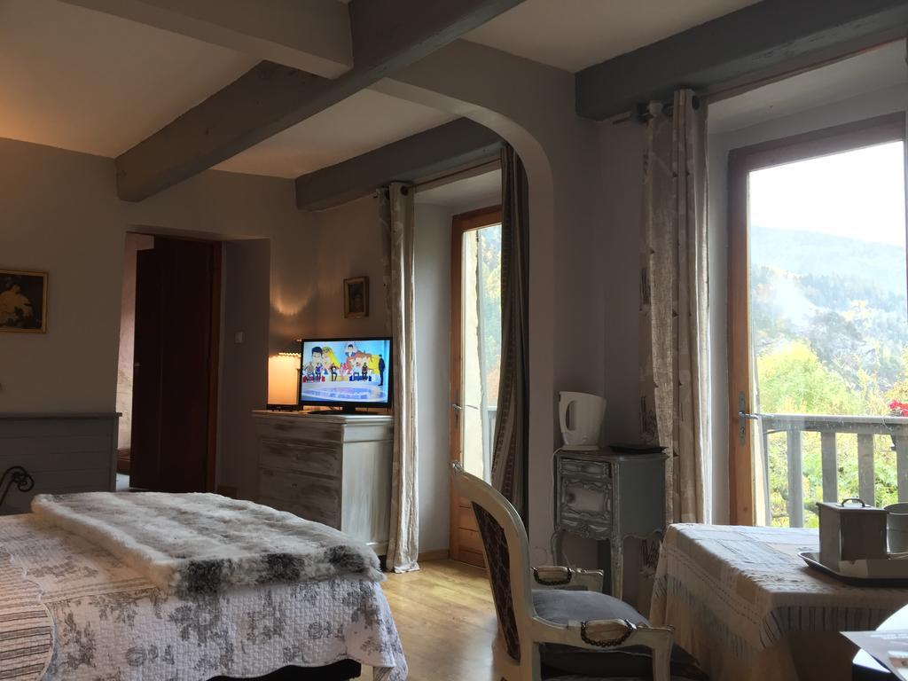 Les Means Bed and Breakfast Meolans-Revel Eksteriør billede